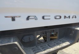 2019 Toyota Tacoma 4WD - Image 17