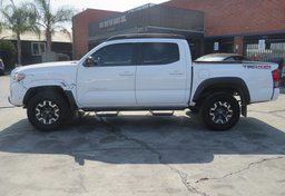 2019 Toyota Tacoma 4WD - Image 6