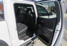 2019 Toyota Tacoma 4WD - Image 27