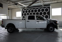 2023 Ram 3500 - Image 10