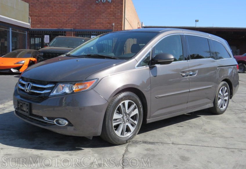 2016 Honda Odyssey - Image 3