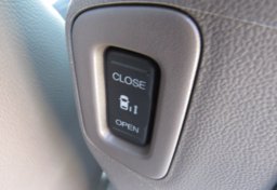 2016 Honda Odyssey - Image 52