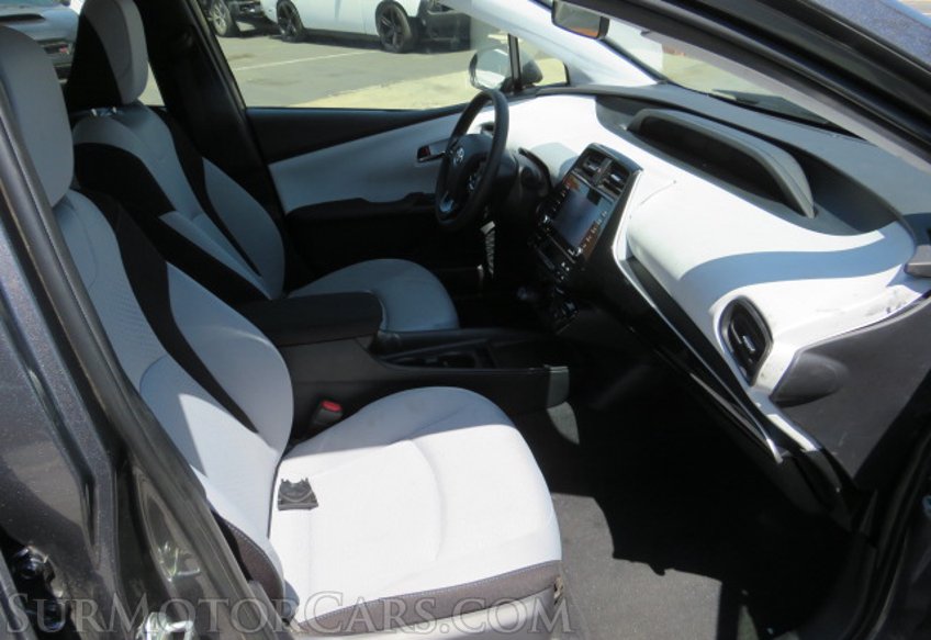 2022 Toyota Prius - Image 28