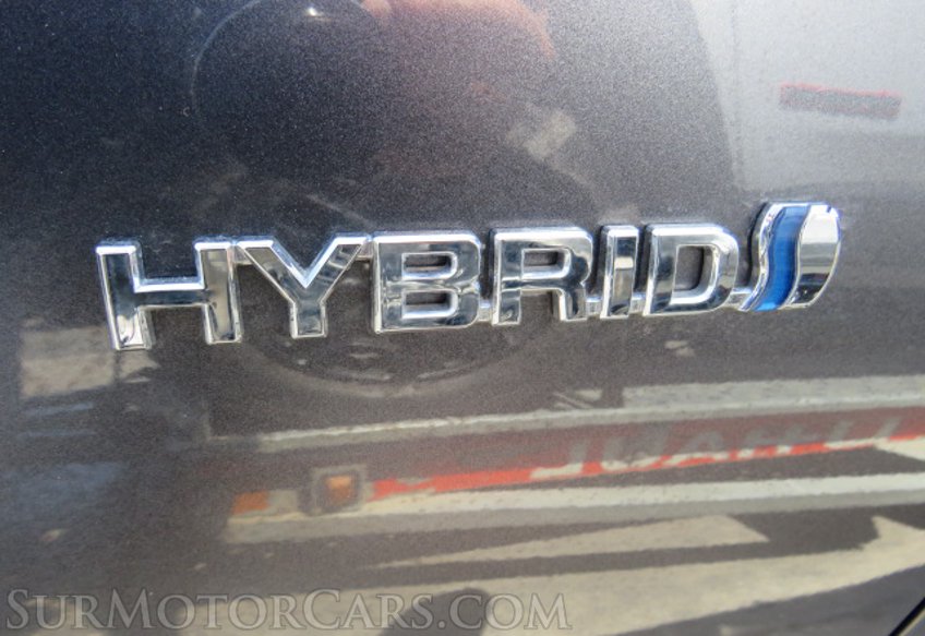 2022 Toyota Prius - Image 20