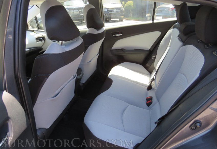 2022 Toyota Prius - Image 31