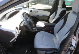 2022 Toyota Prius - Image 25