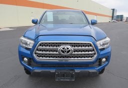 2017 Toyota Tacoma - Image 12