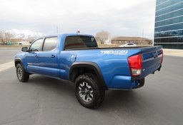 2017 Toyota Tacoma - Image 8