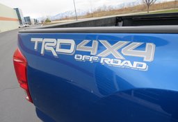 2017 Toyota Tacoma - Image 18