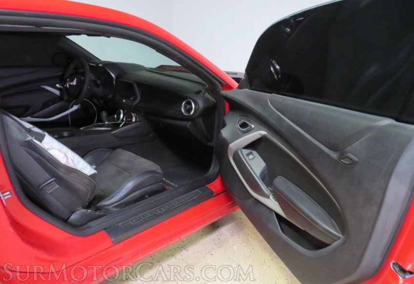 2019 Chevrolet Camaro - Image 20