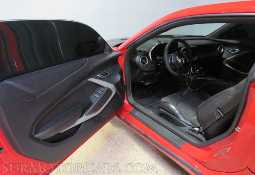 2019 Chevrolet Camaro - Image 19