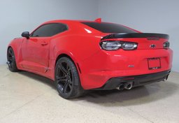 2019 Chevrolet Camaro - Image 5