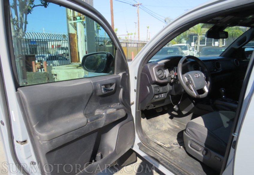 2020 Toyota Tacoma 4WD - Image 26