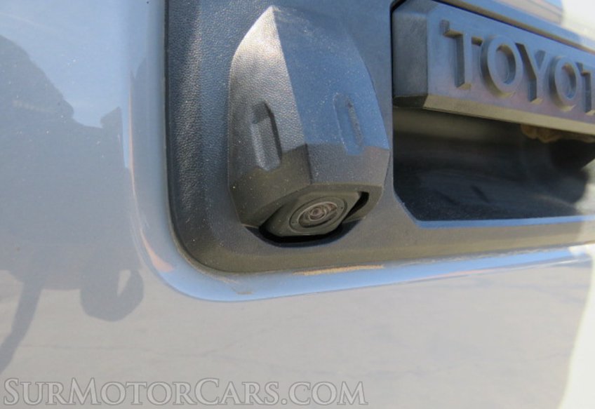 2020 Toyota Tacoma 4WD - Image 18