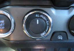 2020 Toyota Tacoma 4WD - Image 43