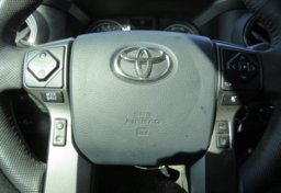 2020 Toyota Tacoma 4WD - Image 32