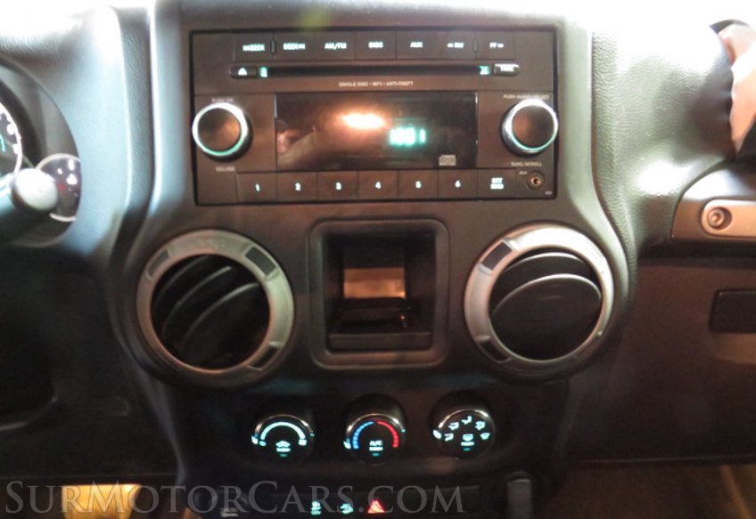 2015 Jeep Wrangler Unlimited - Image 36