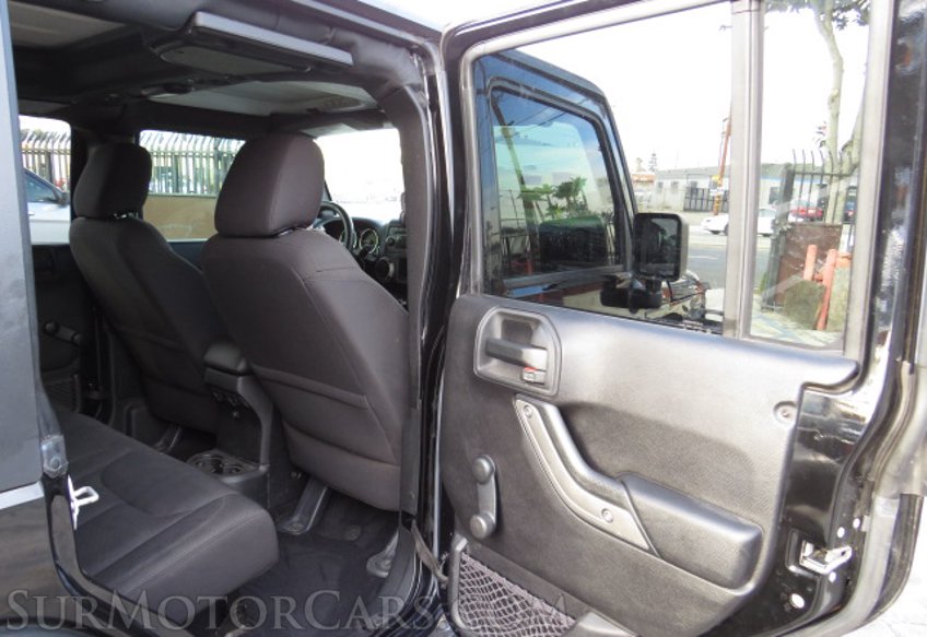 2015 Jeep Wrangler Unlimited - Image 29