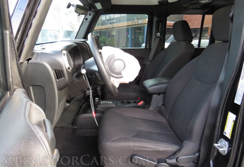 2015 Jeep Wrangler Unlimited - Image 25