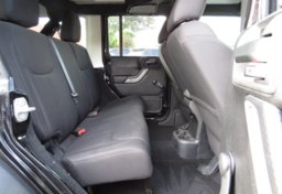 2015 Jeep Wrangler Unlimited - Image 30