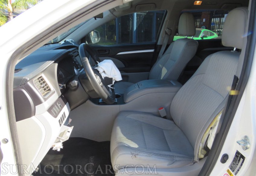 2015 Toyota Highlander - Image 31