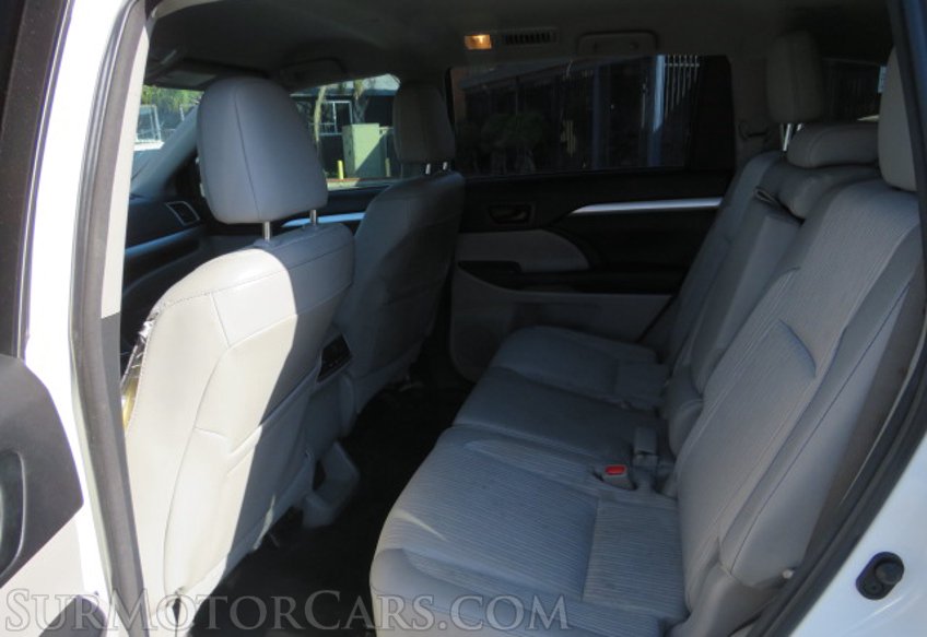 2015 Toyota Highlander - Image 29
