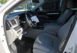 2015 Toyota Highlander - Image 27