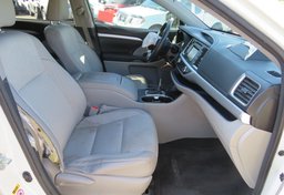 2015 Toyota Highlander - Image 28