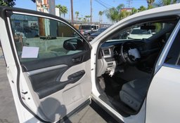 2015 Toyota Highlander - Image 23