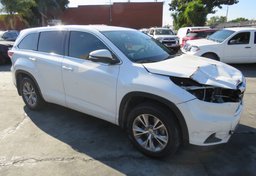 2015 Toyota Highlander - Image 2