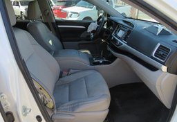 2015 Toyota Highlander - Image 32