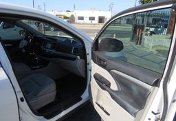 2015 Toyota Highlander - Image 24