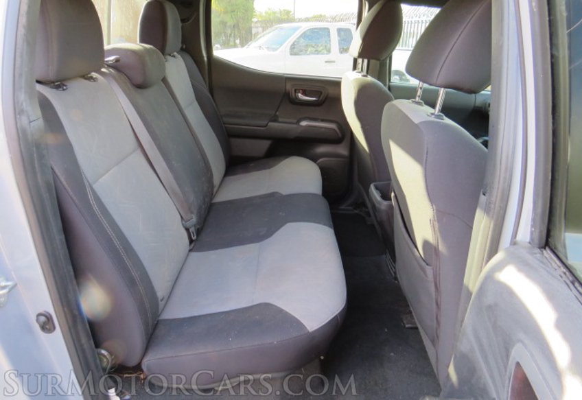 2021 Toyota Tacoma - Image 32