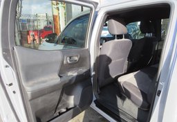 2021 Toyota Tacoma - Image 23