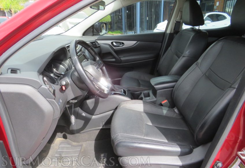 2020 Nissan Rogue Sport - Image 28