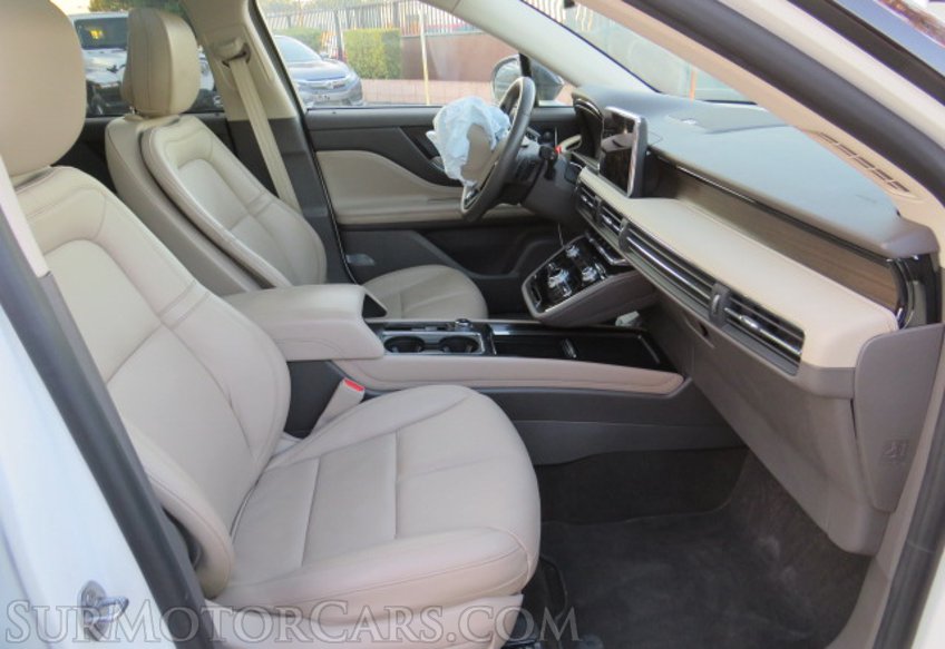 2020 Lincoln Corsair - Image 27