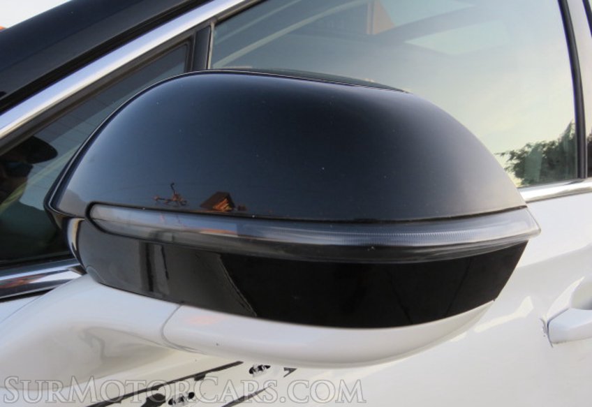 2020 Lincoln Corsair - Image 18