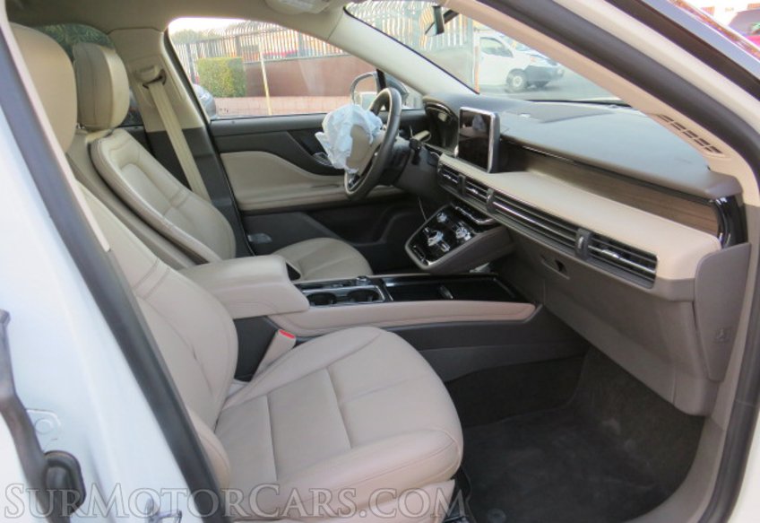 2020 Lincoln Corsair - Image 25