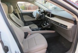 2020 Lincoln Corsair - Image 25