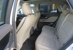 2020 Lincoln Corsair - Image 28