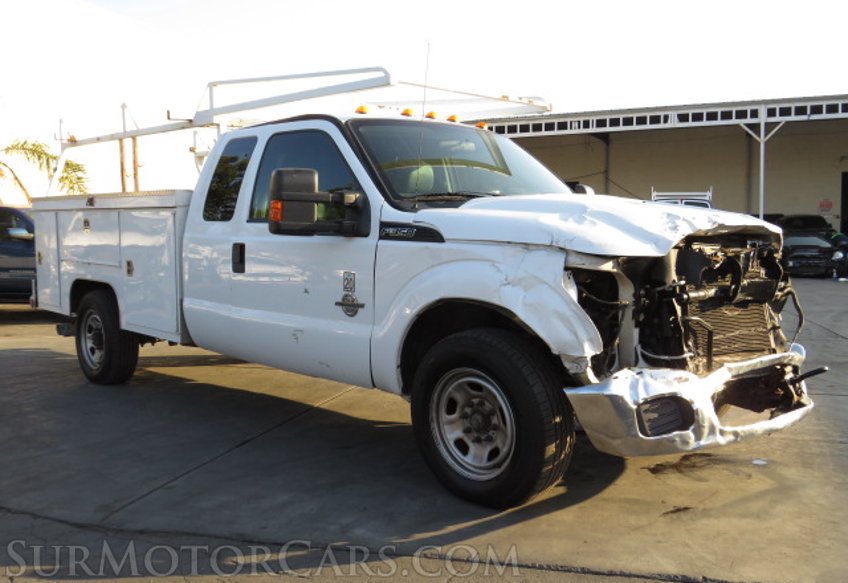 2014 Ford Super Duty F-350 SRW - Image 3