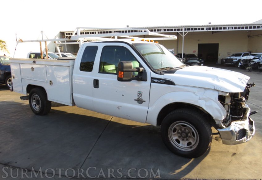 2014 Ford Super Duty F-350 SRW - Image 2