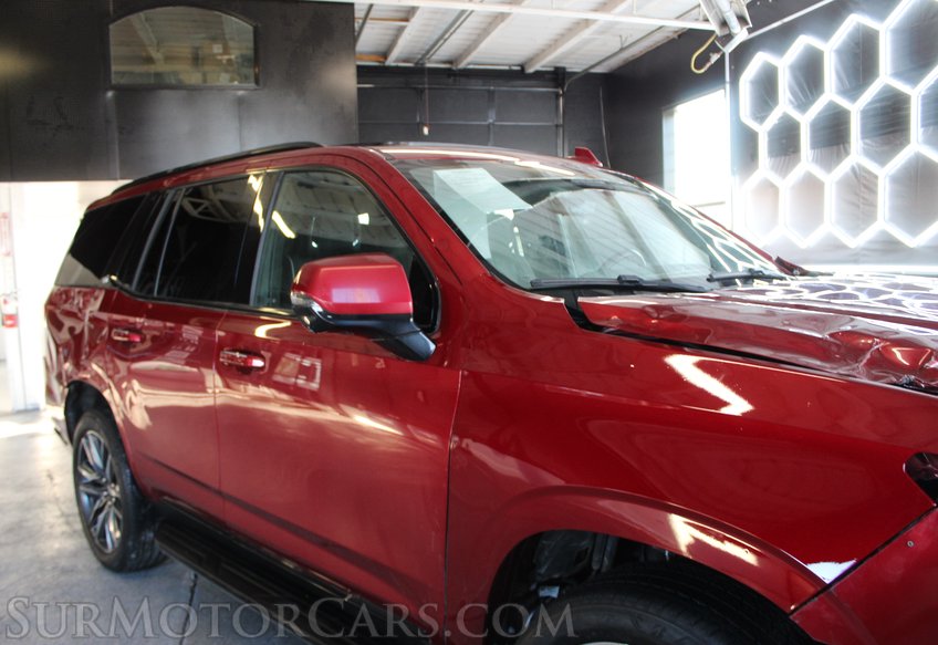 2023 Cadillac Escalade - Image 13