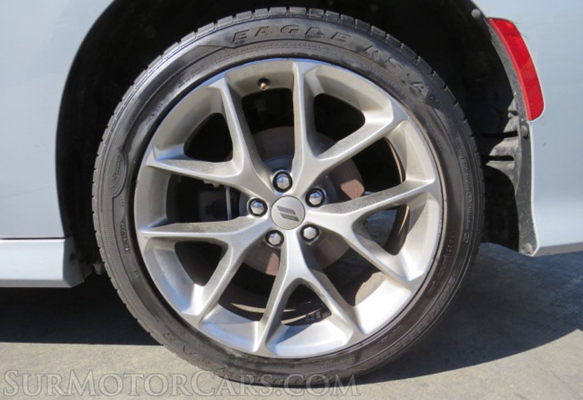 2020 Dodge Charger - Image 18