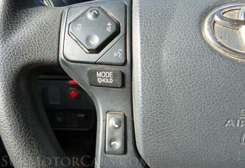 2020 Toyota Tacoma - Image 29