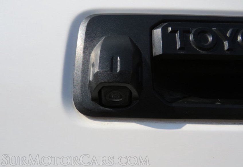 2020 Toyota Tacoma - Image 16