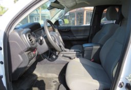 2020 Toyota Tacoma - Image 21