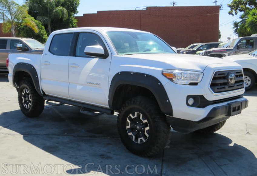2019 Toyota Tacoma - Image 4
