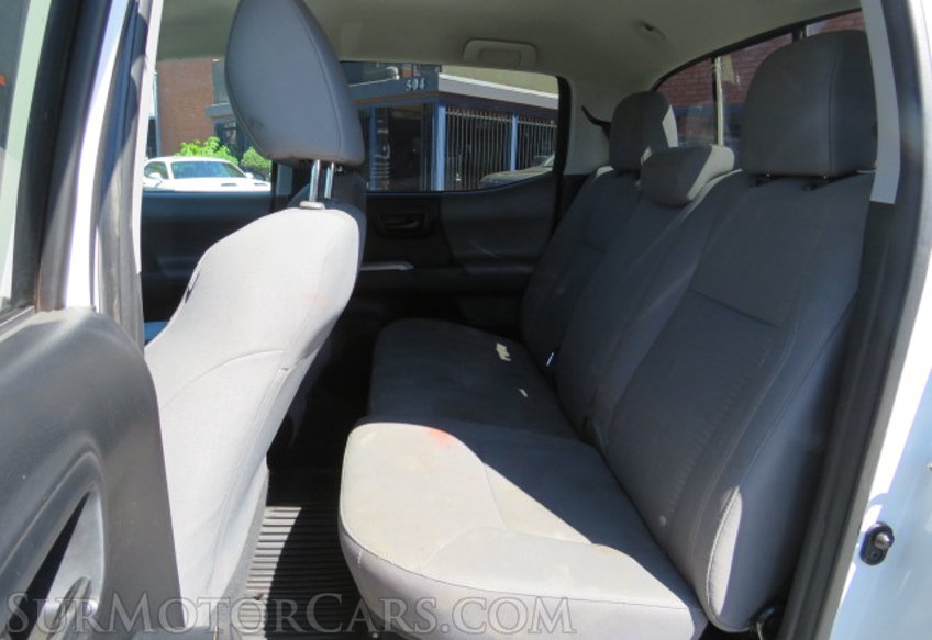 2019 Toyota Tacoma - Image 29