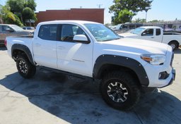 2019 Toyota Tacoma - Image 2